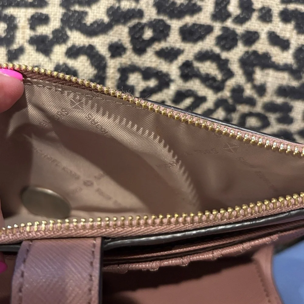 Like New Michael Kors Jet Set Travel Wallet/ Phone Holder *No Wrist Strap*